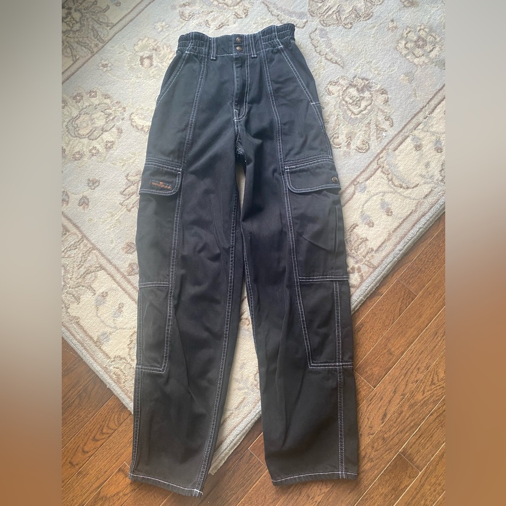 BDG stretch waist cargo jeans. Sz 25x32